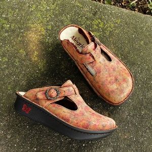 Alegria Classic Wide Width Shearling Slip On Clogs